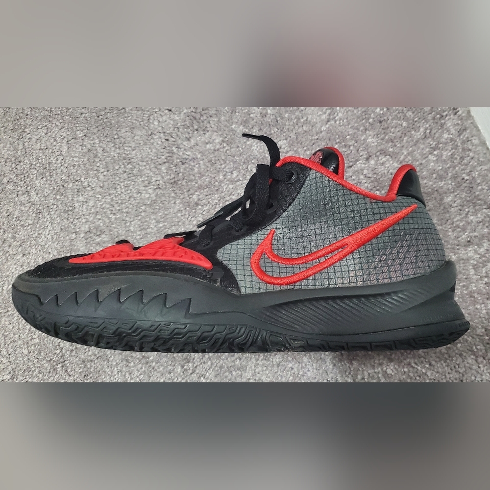 Nike Kyrie low 4 Bred men's 8.5